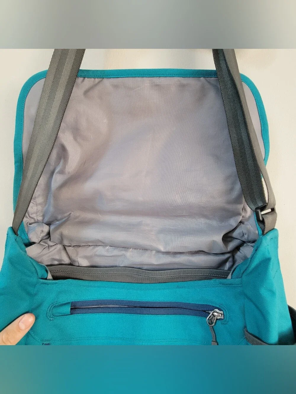 Patagonia Half Mass Messenger Crossbody Bag Unisex OS Travel Hiking Outdoor